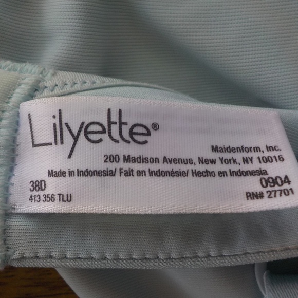 2 Lilyette Minimizer Bra - Picture 8 of 13